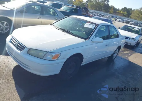 2000 Toyota Camry Le from USA, damaged, VIN 4T1BG22K1YU756645